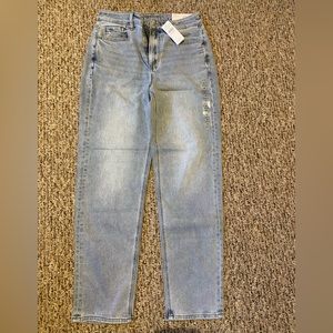 American eagle mom strait jeans